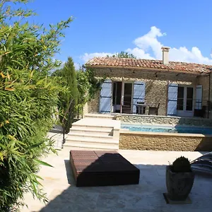 https://les-pres-de-gordes.fr-provencehotel.com