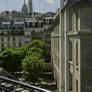 https://le-montclair-hostel.fr-paris.fr